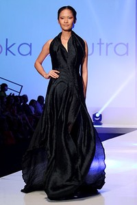 Oka Diputra The Fifth Element The Story of O. Indonesia Fashion Week 2012 at Jakarta Convention Center. Jakarta. [Foto: Mohammad Abduh/Wolipop]