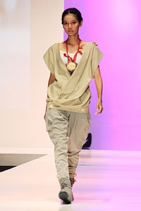 Oline Workrobe Work Hard Play Hard The Story of O. Indonesia Fashion Week 2012 at Jakarta Convention Center. jakarta. [Foto: Mohammad Abduh/Wolipop]