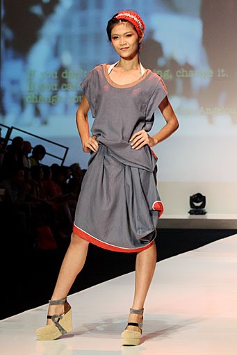 Oline Workrobe Work Hard Play Hard The Story of O. Indonesia Fashion Week 2012 at Jakarta Convention Center. jakarta. [Foto: Mohammad Abduh/Wolipop]