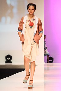 Oline Workrobe Work Hard Play Hard The Story of O. Indonesia Fashion Week 2012 at Jakarta Convention Center. jakarta. [Foto: Mohammad Abduh/Wolipop]