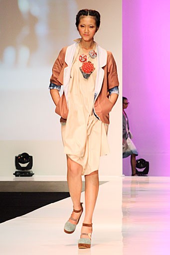 Oline Workrobe Work Hard Play Hard The Story of O. Indonesia Fashion Week 2012 at Jakarta Convention Center. jakarta. [Foto: Mohammad Abduh/Wolipop]