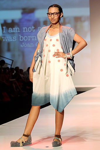 Oline Workrobe Work Hard Play Hard The Story of O. Indonesia Fashion Week 2012 at Jakarta Convention Center. jakarta. [Foto: Mohammad Abduh/Wolipop]