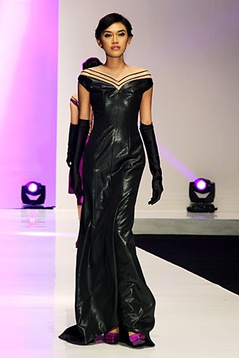 Stella Rissa STELLA. Passion and Attraction inspired by Downy. Indonesia Fashion Week 2012 at Jakarta Convention Center.  Jakarta. [Foto: Mohammad Abduh/Wolipop]