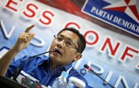 Menurut Anas, kenaikan itu dipicu karena kenaikan harga minyak dunia.