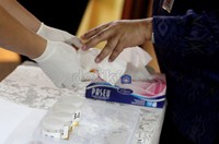 Urine (air kencing) para pejabat Kementrian Hukum dan HAM diperiksa satu persatu