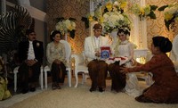 Putri Antasari, Andita Dianoctora Antasariputri, menikah dengan Mochamad Ahdiyansyah.