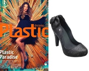 Alessandra Ambrosio Rilis Sepatu Plastik dengan Melissa