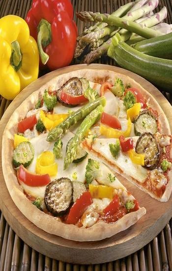 Siapa Berani Menghabiskan Pizza Jumbo Ukuran 91 cm?