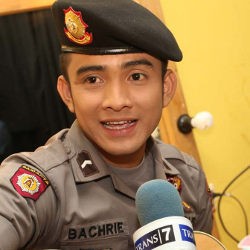 Polisi Ganteng Diburu di Internet