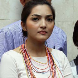 Ashanty Bikin Heboh di Rumah Duka Widjojo Nitisastro