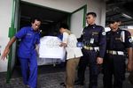 Mobil Tabrak Reklame, Olivia Tewas Terbakar