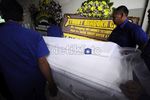 Mobil Tabrak Reklame, Olivia Tewas Terbakar