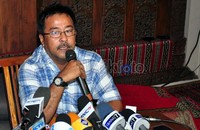 Rano menggelar jumpa pers di kediamannya di kawasan Karang Tengah, Lebak Bulus, Jakarta Selatan, Sabtu (10/3/2012) malam.