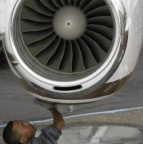 Cuaca Cerah, Batavia Air Tergelincir di Bandara Sepinggan