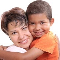 Bagaimana Orangtua Seharusnya Mengasuh Anak Adopsi?