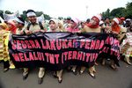 Minta Jadi PNS, Guru Honorer Demo Istana