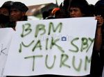 Tolak Kenaikan BBM, Truk Kontainer Disandera