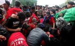 Dipukul Mundur, Massa Gagal Duduki Istana