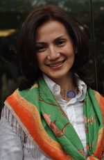 Diambil Darahnya, Wanda Hamidah Meringis