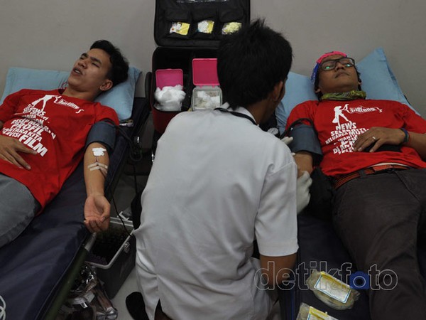 Para Artis Ikut Donor Darah