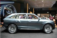 EXP 9 F diperkuat dengan mesin W12 berkekuatan 600 daya kuda yang biasa terlihat di mobil Continental GT Speed. (Geneva Motor Show)