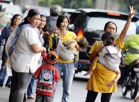 Pemandangan yang sudah lama ini mendorong eksploitasi anak semakin marak.