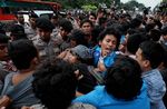 Demo BBM, Mahasiswa-Polisi Bentrok di Salemba