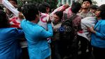 Demo BBM, Mahasiswa-Polisi Bentrok di Salemba