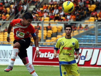 Persija Jakarta Lumat Gresik United 2-0