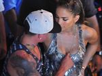 Ups! Dada Jennifer Lopez Diintip Pacar