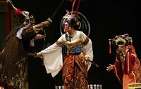 Pertunjukan yang telah digelar oleh Teater Koma selama kurun waktu 35 tahun itu sudah mencapai produksinya yang ke-126 yang dipersembahkan oleh Djarum Apresiasi Budaya.