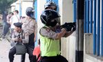 Polisi Umbar Gas Air Mata Bubarkan Demo BBM