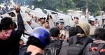 Polisi Umbar Gas Air Mata Bubarkan Demo BBM