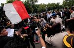 Demo di MA, Pendukung Bupati Eep Kocar-kacir