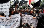 Demo di MA, Pendukung Bupati Eep Kocar-kacir