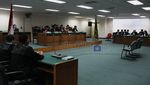 Nazar Sakit, Sidang Suap Wisma Atlet Ditunda
