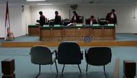 Sidang dengan agenda pemeriksaan terdakwa ini ditunda karena Nazaruddin kembali terserang sejumlah penyakit di Rutan Cipinang. Ramses/detikcom.
