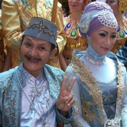 Nikahi Perempuan Muda, Ki Daus Poligami?