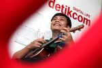 Anda Wardhana Kini Eksis dengan Ukulele
