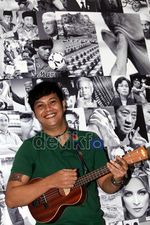 Anda Wardhana Kini Eksis dengan Ukulele