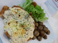 Dua menu lainnya berupa Beef and Creamy Mushroom Parmigiana Style yang renyah serta Fish & Chip. Sudah gak sabar ingin mencicipinya? Segera saja meluncur ke gerai Pancious terdekat.