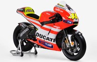 Ducati Desmosedici GP11 VR2 yang pernah digunakan Valentino Rossi. Di tangan Rossi, mesin ini pertama kali bermain di Februari 2011 ketika sesi tes di Sepang dan pertama berlaga di Grand Prix Qatar pada bulan berikutnya. Mesin ini berhasil meraih podium di Le Mans, Perancis pada Mei 2011 dan berkompetisi di balapan terakhirnya di Assen, Belanda setelah berlari 2.342 km. (Dok Ducati).
