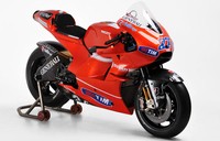 Ducati Desmosedici GP10 CS1 yang pernah digunakan Casey Stoner. Stoner sendiri pertama kali menggunakan mesin ini untuk berlomba di Qatar pada bulan April 2010 dan mendapat kemenangan yang pertama di GP Australia pada bulan Oktober 2010. (Dok Ducati).