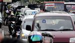 HMI Tutup Jalan, Cikini Raya Macet Total
