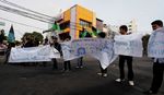 HMI Tutup Jalan, Cikini Raya Macet Total