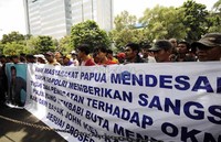 Unjuk rasa berlangsung tertib dan tidak menyebabkan kemacetan lalu lintas.