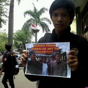 Tolak Penangkapan Aktivis, Mahasiswa Unpas Aksi di Kampus