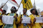 Renegosiasi Kontrak Tambang Lebih Penting