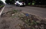 Duh...Jalan Kalimalang Dibiarkan Penuh Lubang