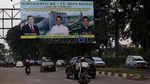 Duh...Jalan Kalimalang Dibiarkan Penuh Lubang